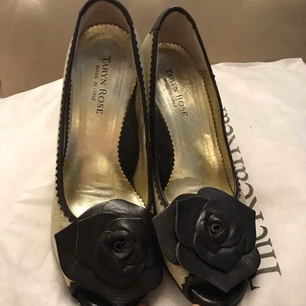 Taryn Rose shoes size 38 NEW